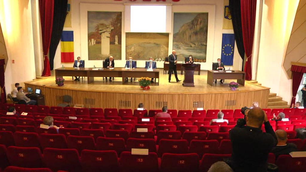 AU JURAT! CONSILIUL JUDEȚEAN A FOST CONSTITUIT. Aleșii, în frunte cu președintele, se pun pe treabă
