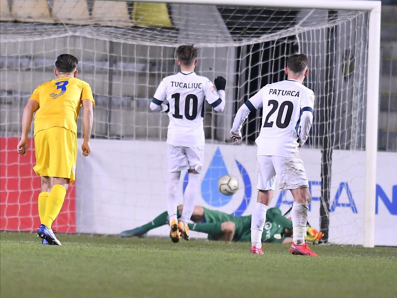 Câinii roşii vin în Crâng. Meci amical spectaculos între FC Buzău și FC Dinamo București