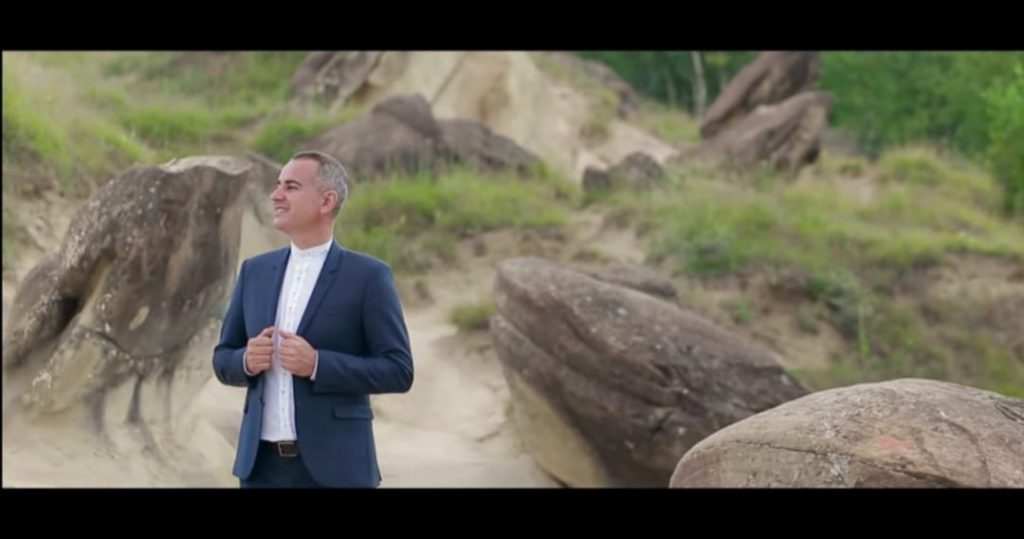 PRIMIȚI CU COLINDUL? Mario Buzoianu ne colindă la FOCUS FM