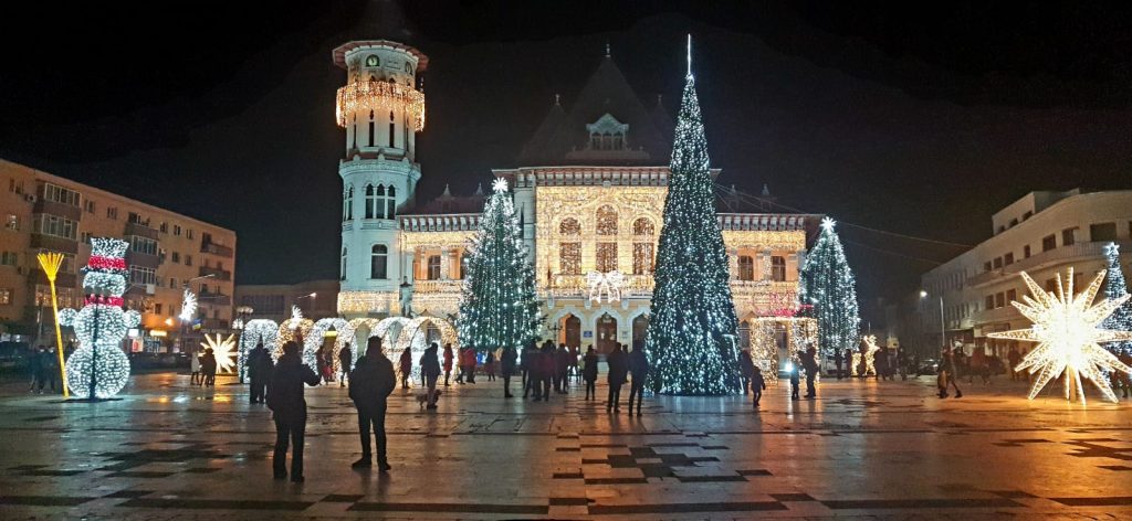 S-AU APRINS LUMINIȚELE! Cum arată Buzăul luminat de sărbătoare(video)