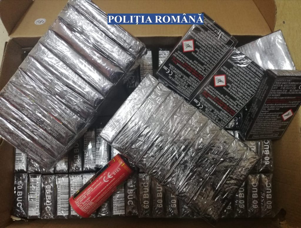 A ÎNCEPUT VÂNĂTOAREA DE POCNITORI ILEGALE. Minor, prins că vindea mii de petarde pe o stradă din Buzău