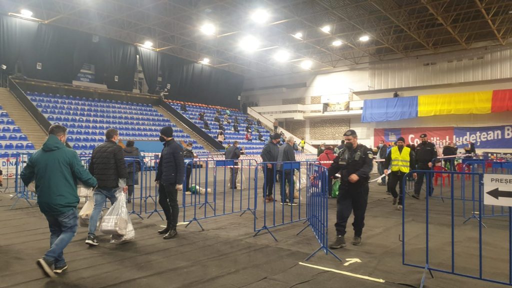 ACTIVITATE INTENSĂ LA BEJ, VIN SACII CU VOTURI