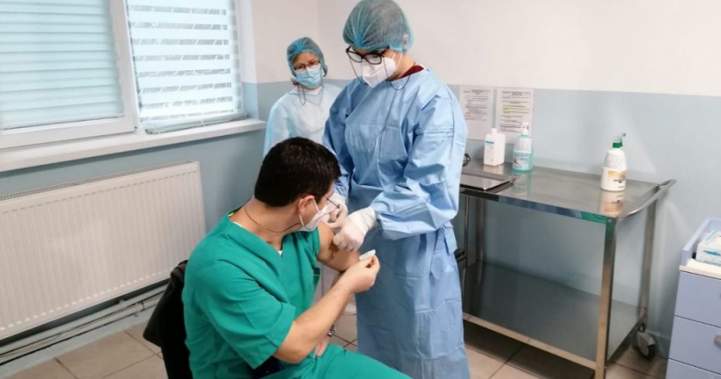 NICIUN LOC LIBER ÎN CENTRELE DE VACCINARE, PÂNĂ ÎN LUNA MARTIE. Autoritățile vor să deschidă un nou centru