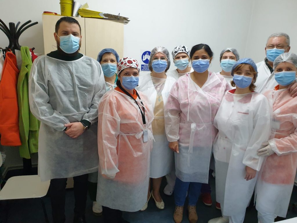 UN MEDIC PENSIONAR DIN SPITALUL SUPORT, PRIMUL RÂMNICEAN VACCINAT! Cum se simte după imunizare