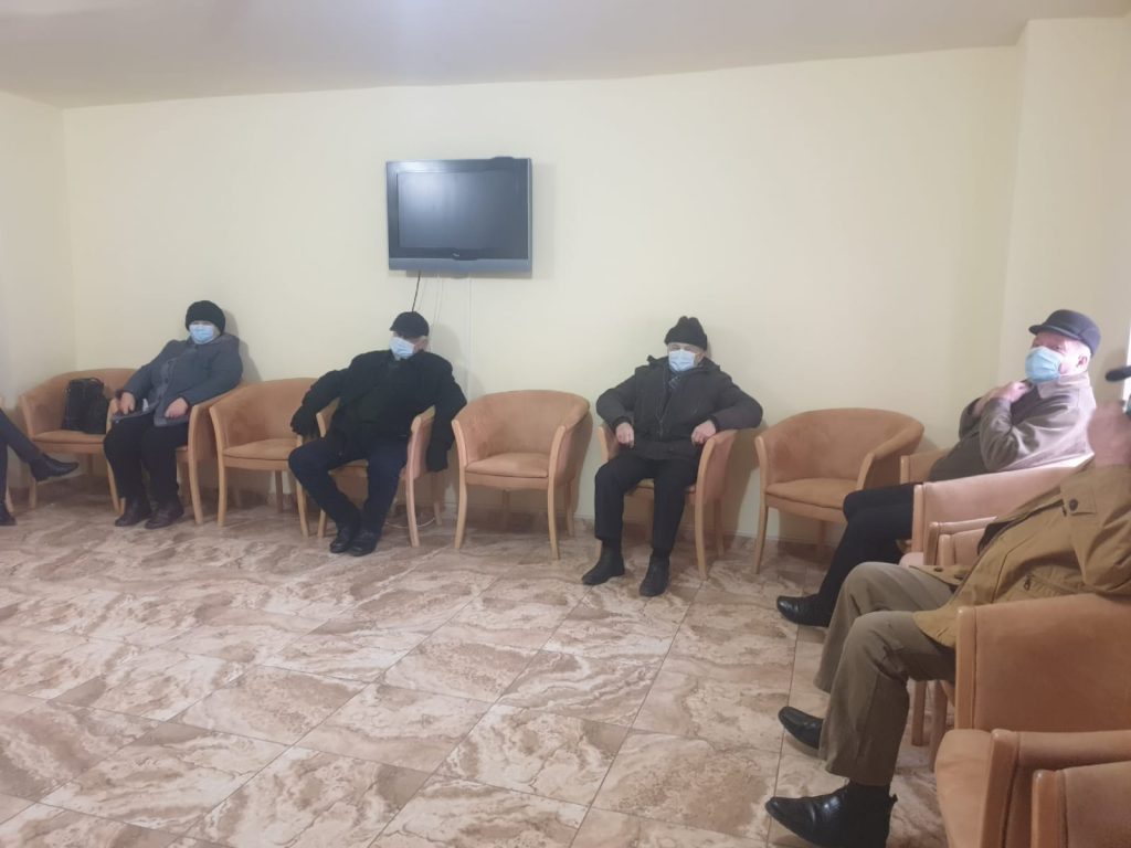 CEA DE-A DOUA ETAPĂ DE VACCINARE ANTI-COVID A ÎNCEPUT CU O PAUZĂ. Vaccinurile, aduse cu întârziere. Ce spun oamenii (VIDEO)