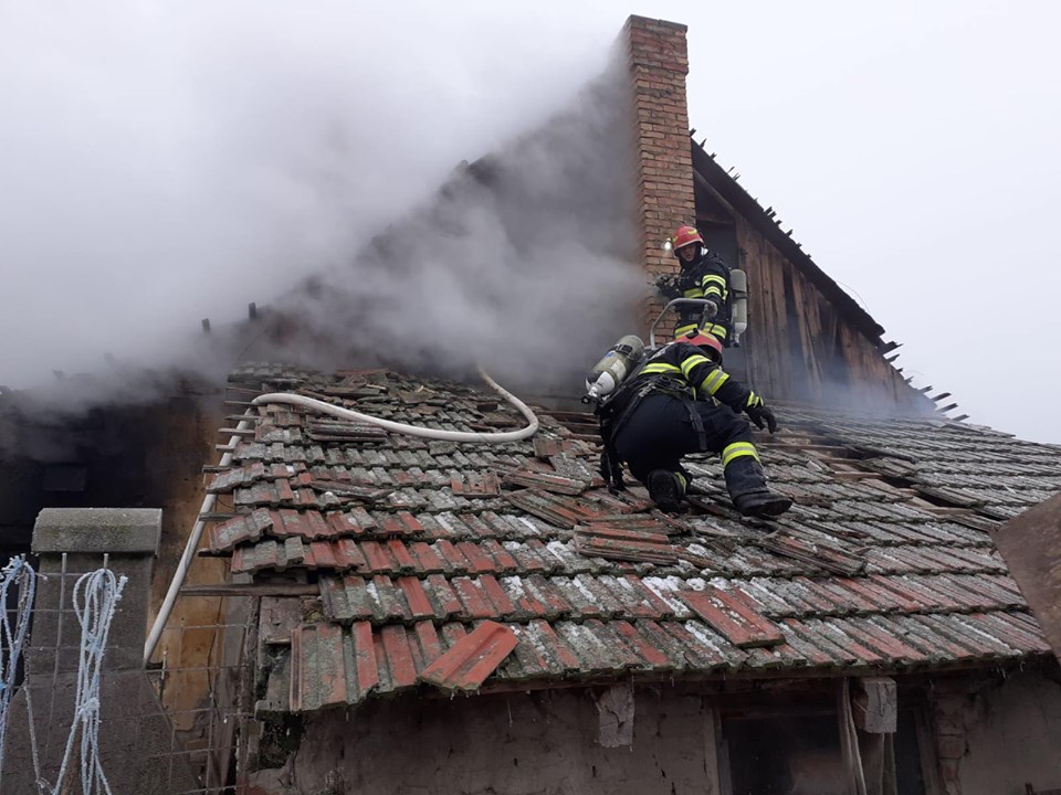 Cutremurător! Copil găsit fără suflare într-o casă cuprinsă de foc