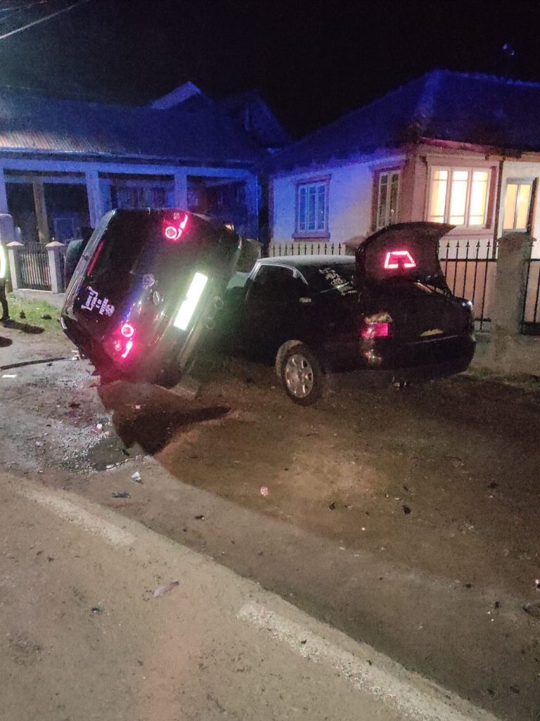 TINERI IMPLICAȚI ÎNTR-UN ACCIDENT SPECTACULOS, LA CISLĂU. Imagini incredibile