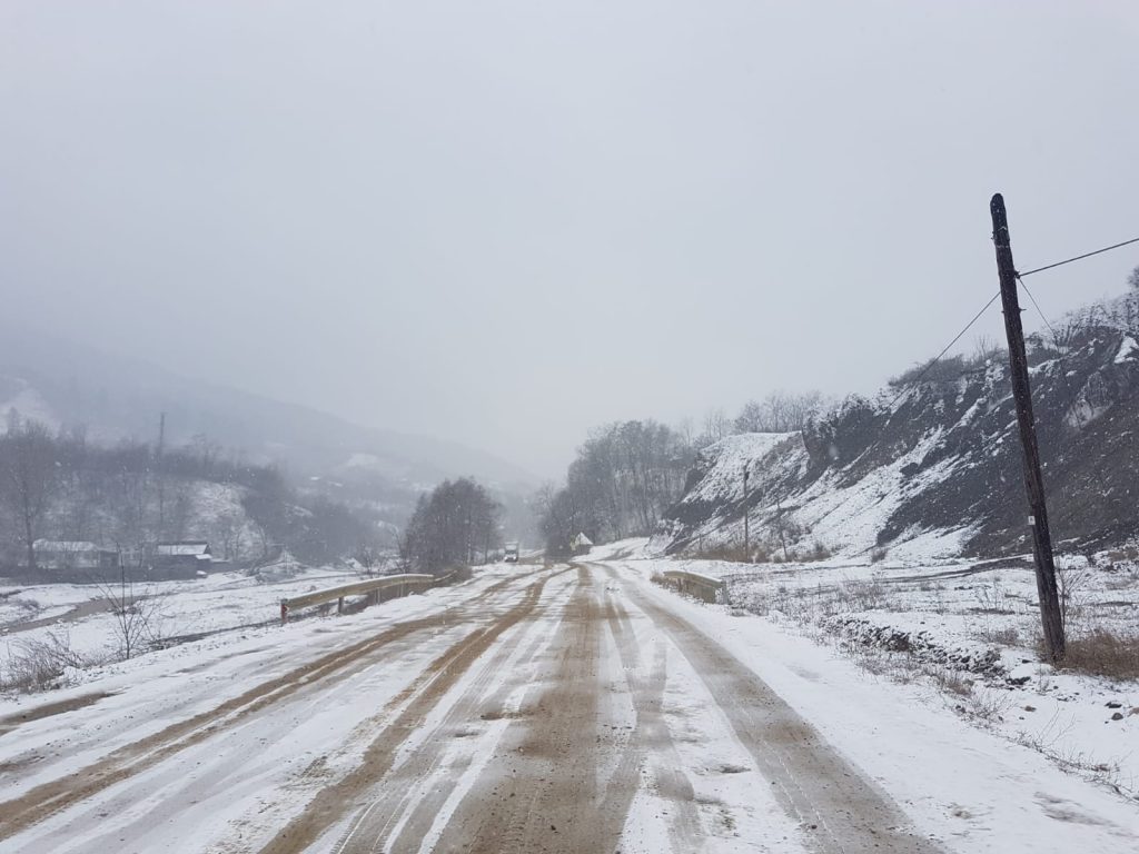 NINSOARE AMÂNĂ REFACEREA DRUMULUI DE LA PLAIULUI NUCULUI! Alte două curse, suspendate la Lopătari