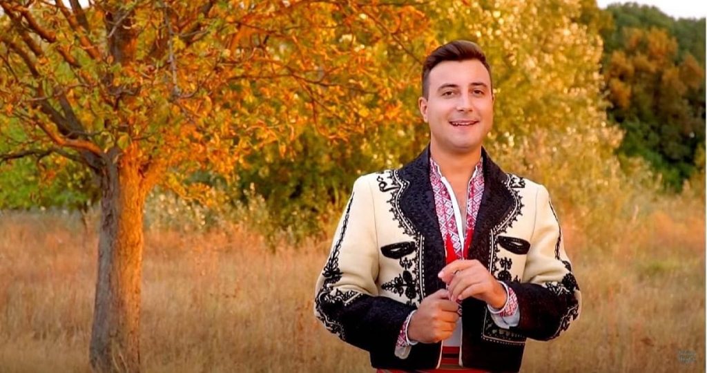 VALENTIN SANFIRA: “AM PLECAT DINTR-UN SAT DIN GORJ FĂRĂ SPERANȚĂ”