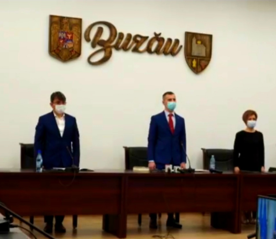 ZIUA JURĂMINTELOR LA PREFECTURA BUZĂU! Noul prefect și unul dintre subprefecți au fost învestiți în funcții