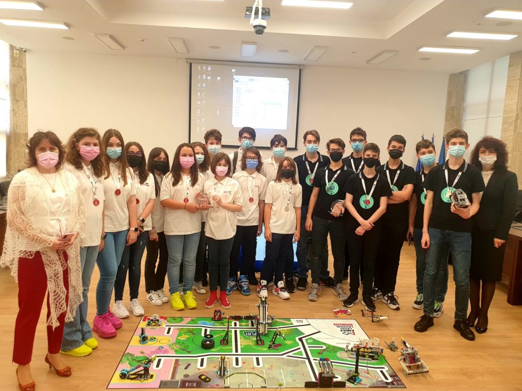 Elevii Școlii 11, cei mai buni din competiția FIRST LEGO League Challenge. Au proiectat cel mai bun robot și au uimit prin ideile inovatoare din proiectul de cercetare