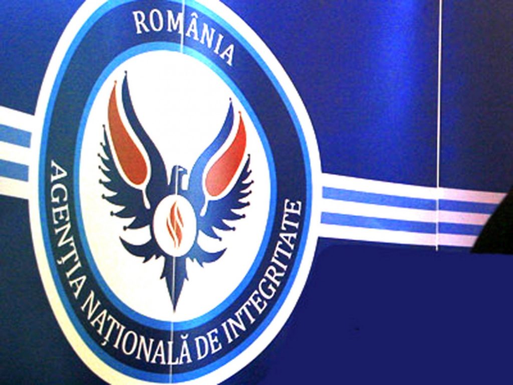 Primar din Buzău, în atenția inspectorilor de integritate după ce și-a pus soția într-un post cheie. Reacția edilului