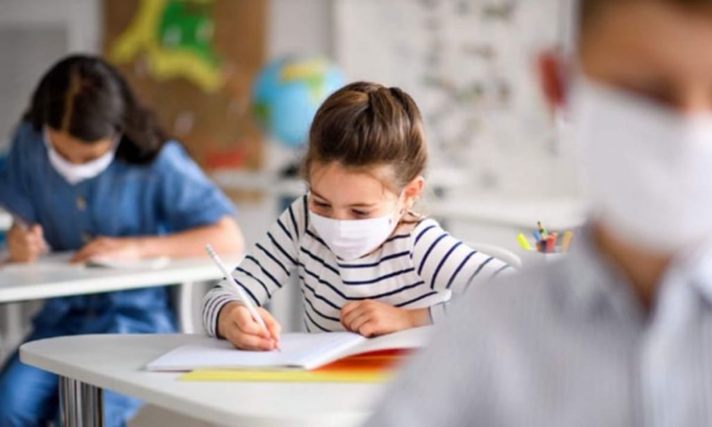 ÎNCĂ O SĂPTĂMÂNĂ DE ONLINE. Chiar dacă incidența va scădea sub 1, elevii din Buzău vor învăța tot conform scenariului galben. Explicația, AICI