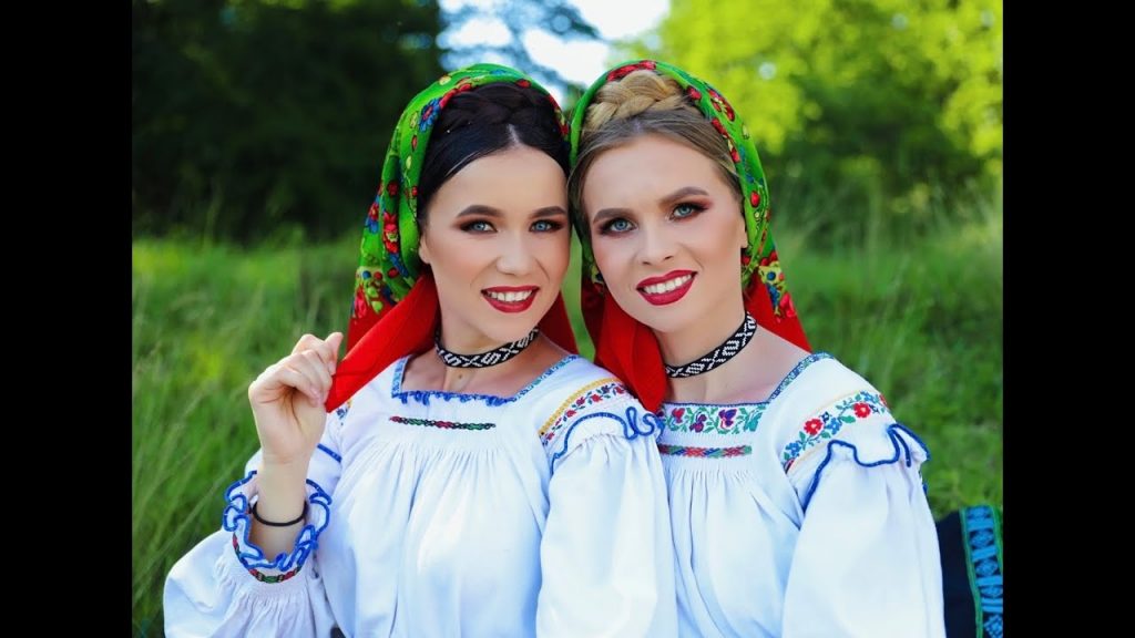 Gemenele folclorului maramureșean își cântă muzica la radio Focus
