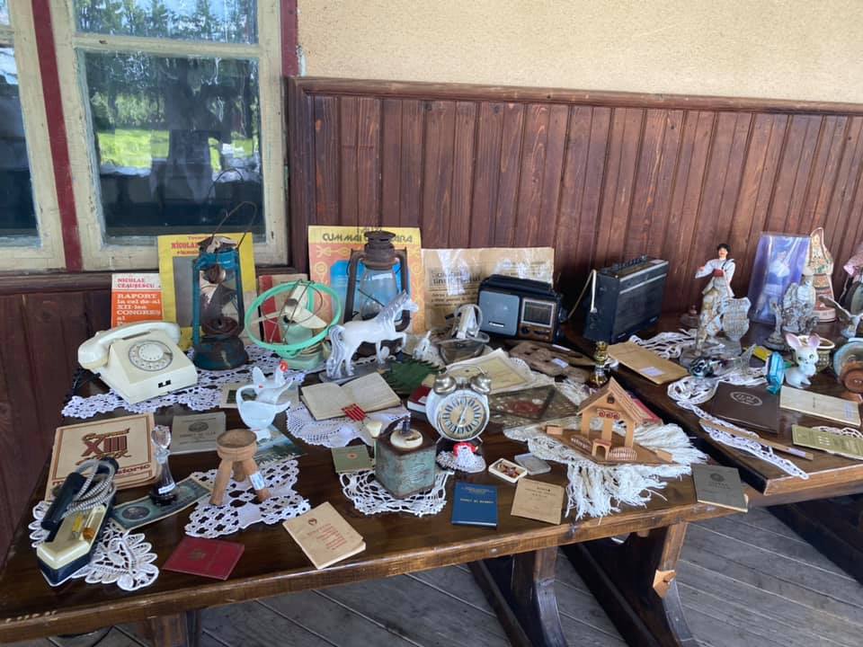 Muzeu al comunismului, la Colegiul Hasdeu. Elevii vor aduce de acasă obiectele din “Epoca de Aur”, le vor caracteriza și eticheta