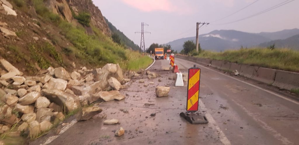 Traficul a fost reluat pe DN10! Cât de gravă a fost situația. Prefectul Iordache va merge în zonă (Galerie Foto)