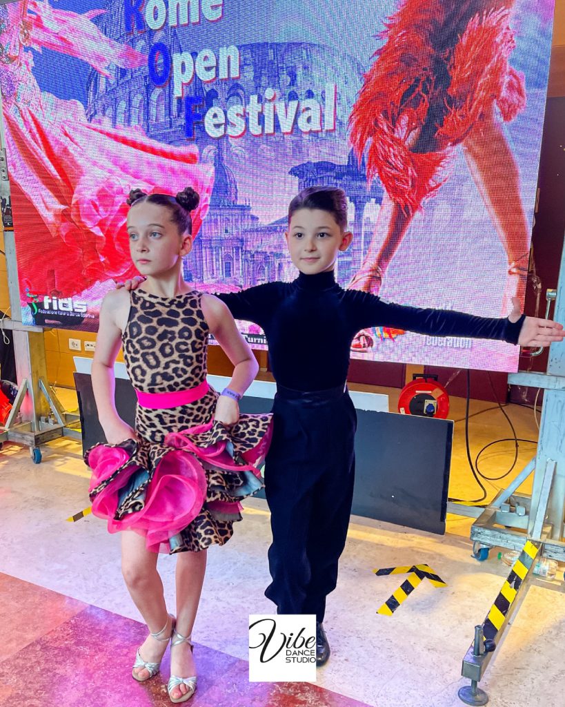 Medalia de aur la prima participare la o competiție internațională! Rezultat excepțional pentru o pereche de dansatori din Buzău