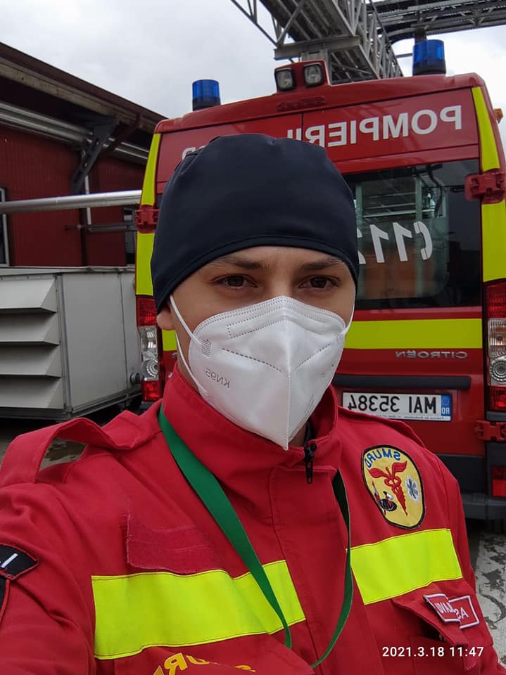 Emoționant! De ziua lui, colegii din Spitalul Județean l-au sărbătorit pe Silviu, asistentul  de la UPU rănit în explozia de la Potoceni: ”Transmitem în Univers toate gândurile bune pentru tine! (VIDEO)