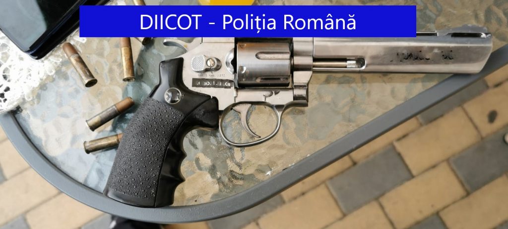 Traficanți de droguri din Rm.Sărat, reținuți. Cine sunt ei