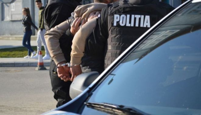 O minoră de 14 ani a fost răpită direct de pe stradă! Polițiștii au împânzit municipiile Buzău și Rm. Sărat. 6 persoane au ajuns după gratii