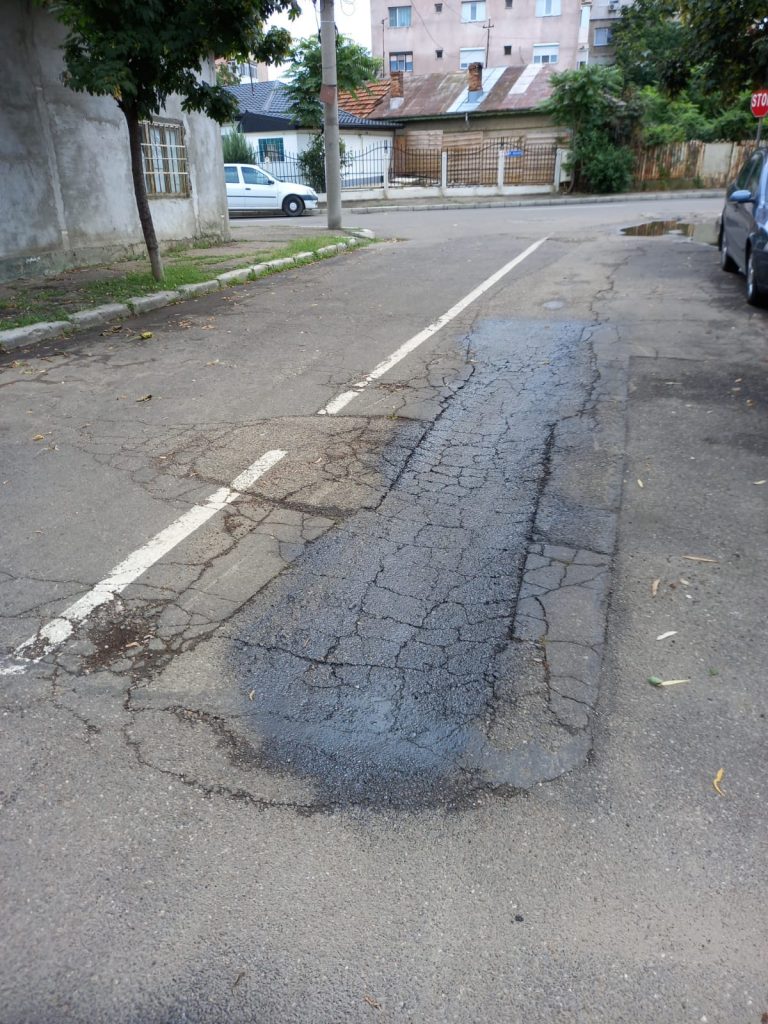 Cititorii ne sesizează: cum se asfaltează pe strada Gloriei din Buzău (FOTO&VIDEO)