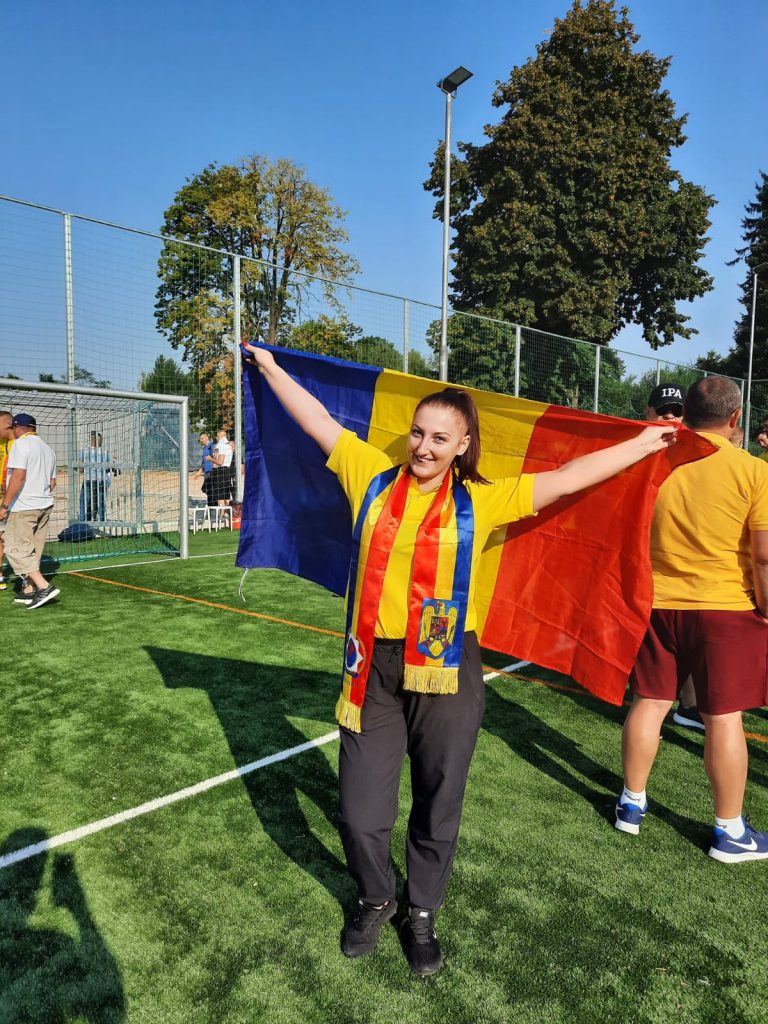 A iubit sportul, dar a ales haina de polițist. Povestea agentului Alexandra Cîrstescu de la postul Pietroasele, care nu și-a uitat pasiunea și câștigă concurs după concurs