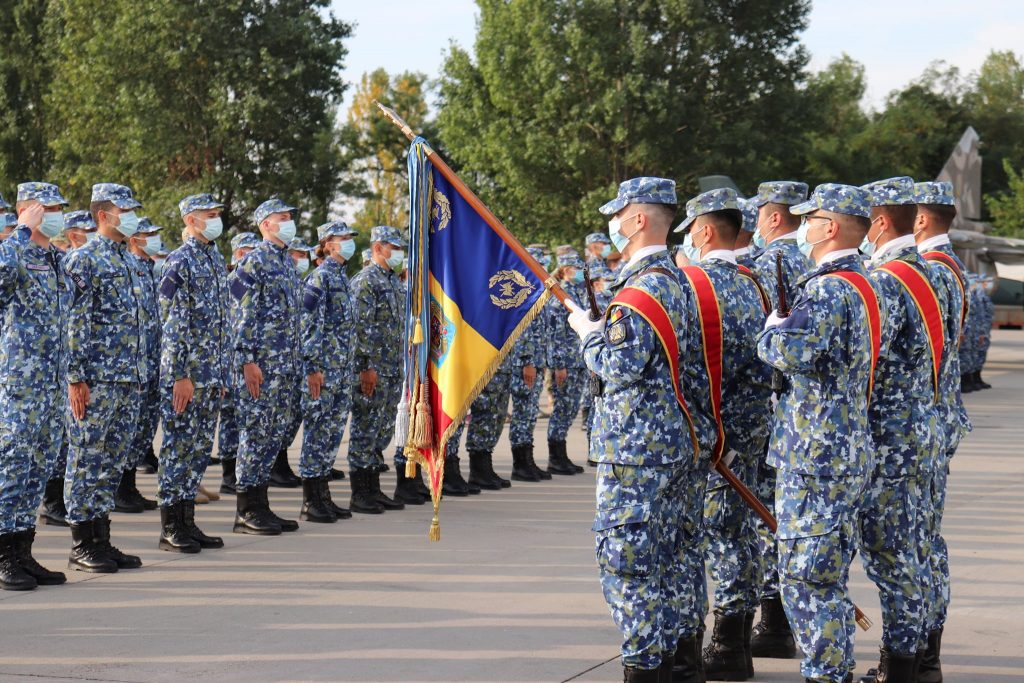 În loc de clopoțel, a sunat fanfara. Peste 200 de tineri și-au început cariera militară la școala de la Boboc (FOTO)