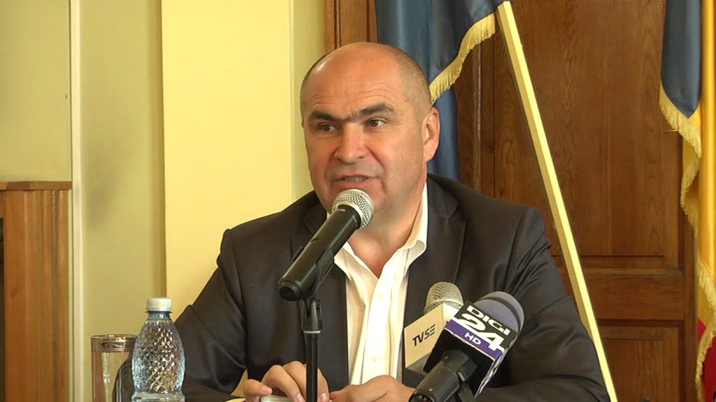 Cum și-a învățat liberalul Bolojan colegii de partid să acționeze atunci când sunt în Opoziție