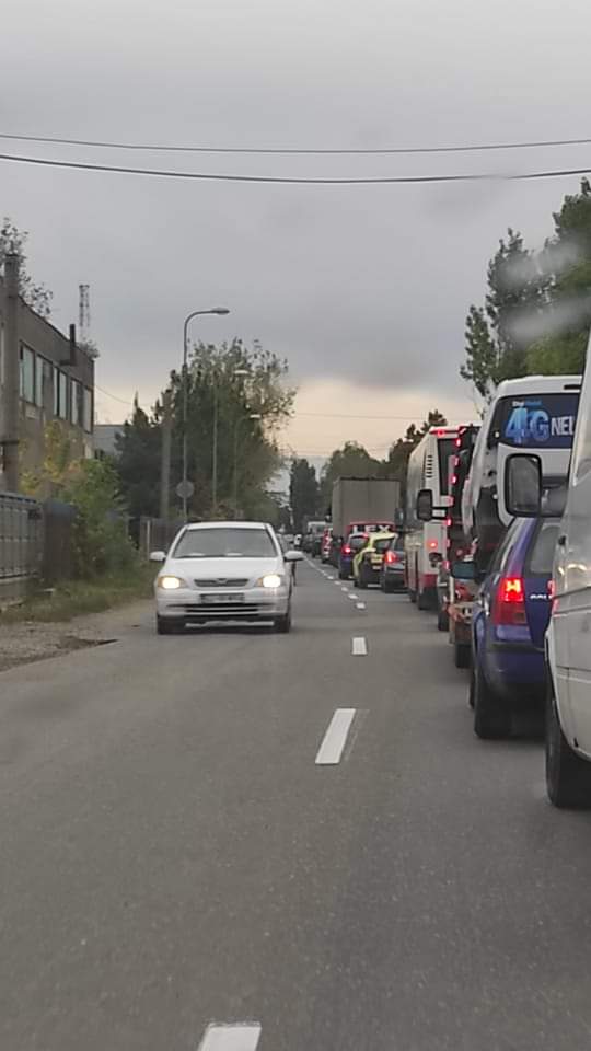 Trafic de coșmar în Buzău. La orele de vârf s-a circulat bară la bară, în mai multe zone