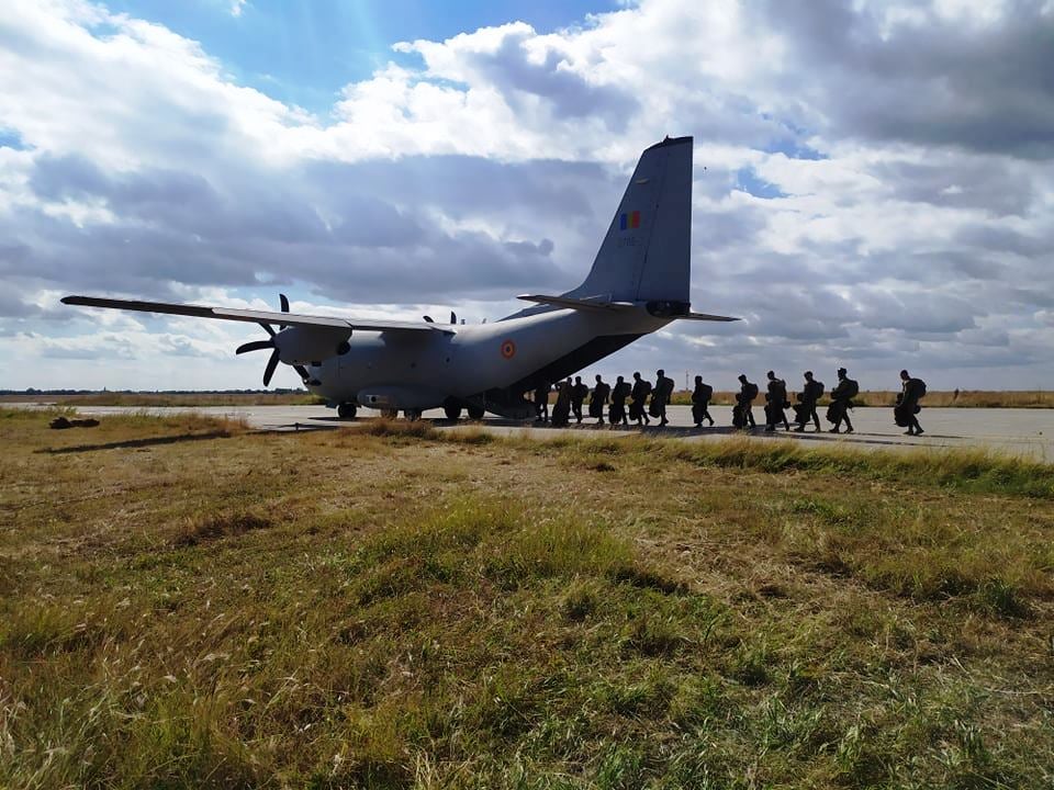 Zeci de militari, inclusiv de peste Prut, se antrenează, zilele acestea, la Buzău. Imagini spectaculoase de la exerciții