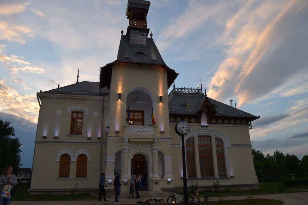 Lecție de istorie în Parcul Marghiloman. Documente istorice unice sunt expuse la Vila Albatros
