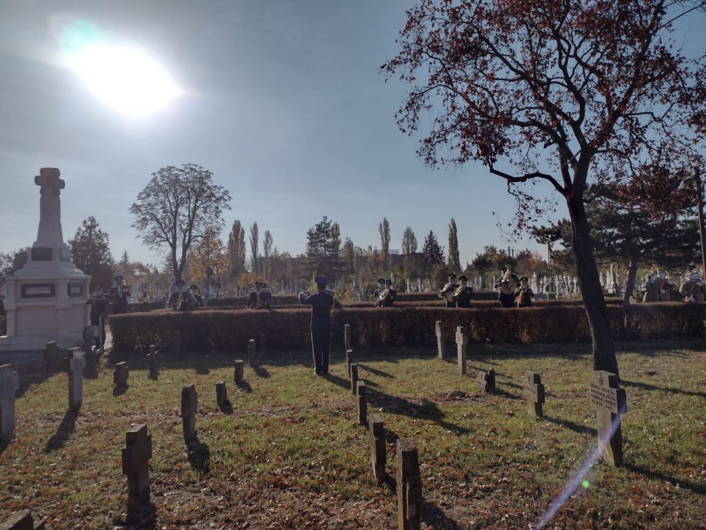 Ziua Armatei, sub semnul pandemiei de COVID. Imagini de la evenimentul din Cimitirul Eroilor