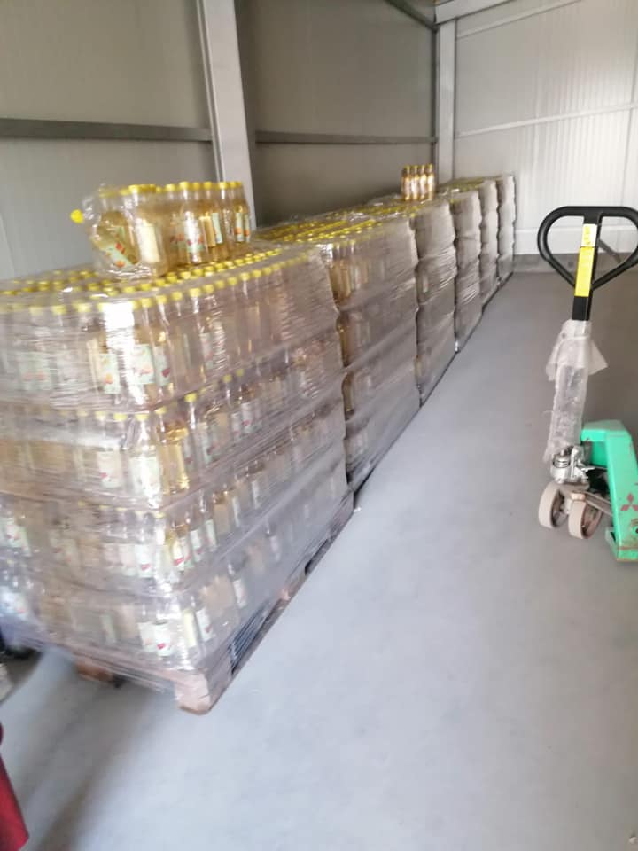 Alertă alimentară! Oțet falsificat, produs la Buzău, livrat în marile magazine. Activitatea a doi producători, suspendată
