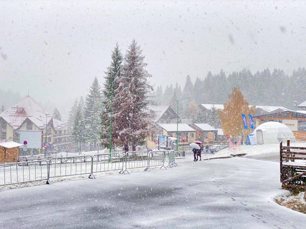 Unde a venit iarna! Primele ninsori, primele peisaje de poveste. Când sunt așteptate, la Buzău, primele temperaturi negative (FOTO)
