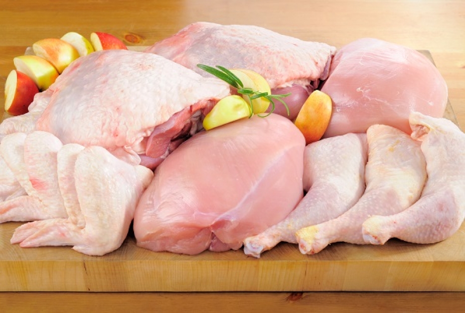 Carnea de pui, la control! Există suspiciuni de infestare cu salmonella