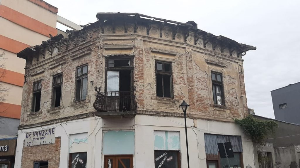 Se stabilesc taxele și impozitele pentru anul viitor. Cine sunt proprietarii care vor plăti impozite pe proprietăți mărite de cinci ori
