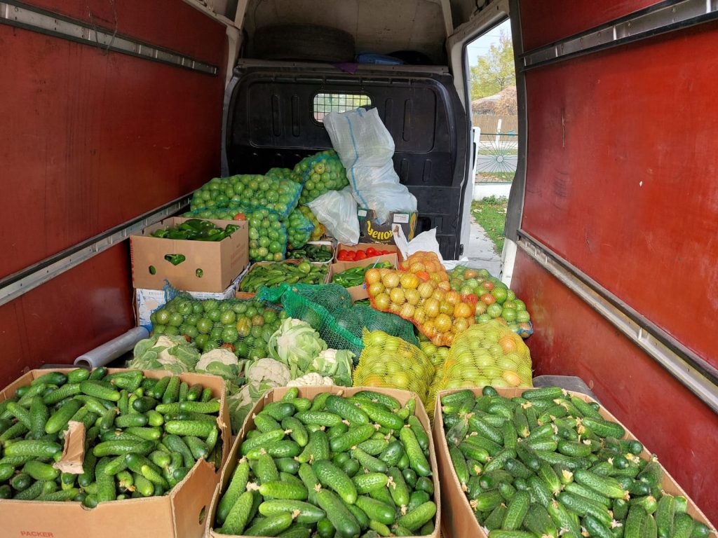 O tonă de legume donate spitalului de la Smeeni. Cui aparține gestul (FOTO&VIDEO)