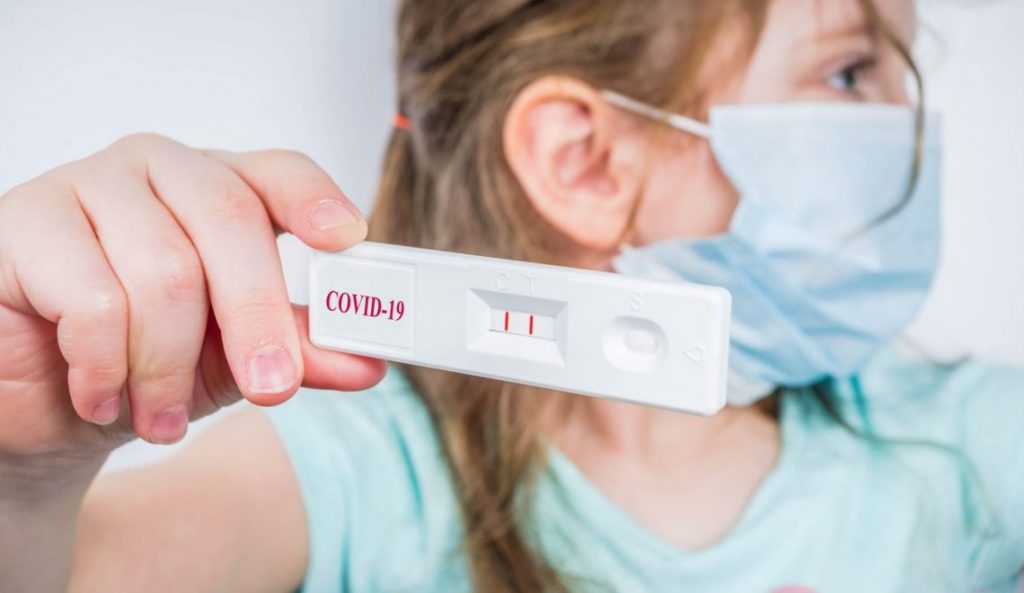 Evoluția COVID-19, cu trei săptămâni înaintea începerii anului școlar. Ce spun oficialii din sănătate