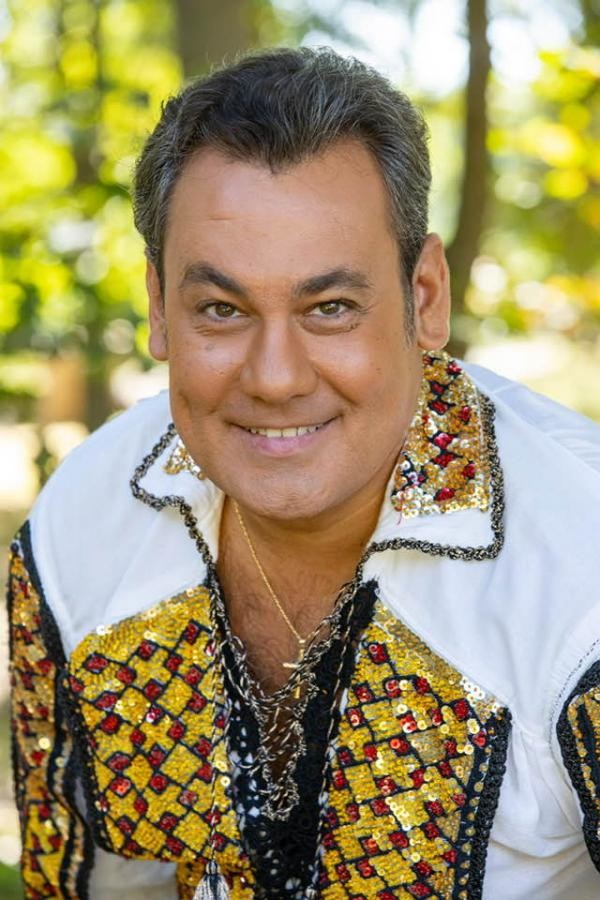 Ionuț Dolănescu recondiţionează şi se mută din America în casa tatălui