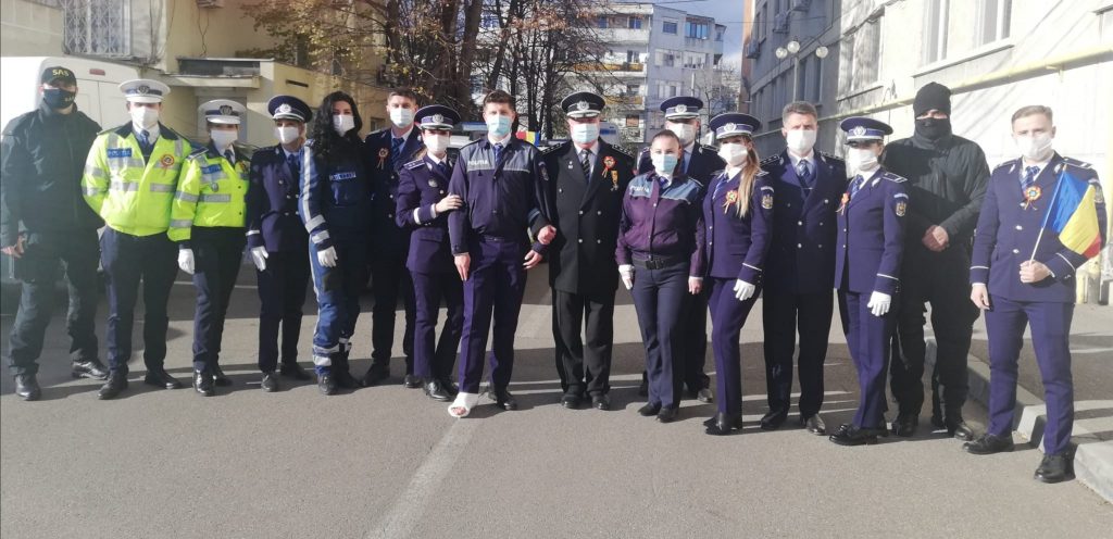 Doi polițiști, răniți în timp ce încercau să îndepărteze din familie un bărbat violent. Care a fost reacția colegilor și a conducerii IPJ Buzău (Video)