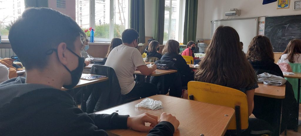 Prima zi de teste, primii elevi confirmați COVID-19, la Buzău. Câte teste rapide au fost pozitive