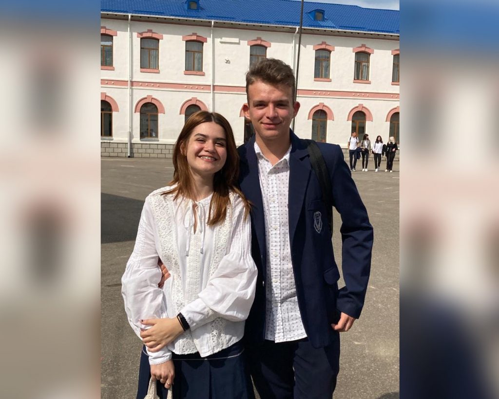 Greutățile pandemiei, surprinse într-un montaj video realizat de doi hasdeeni. Videoclipul i-a impresionat pe diplomații americani la București