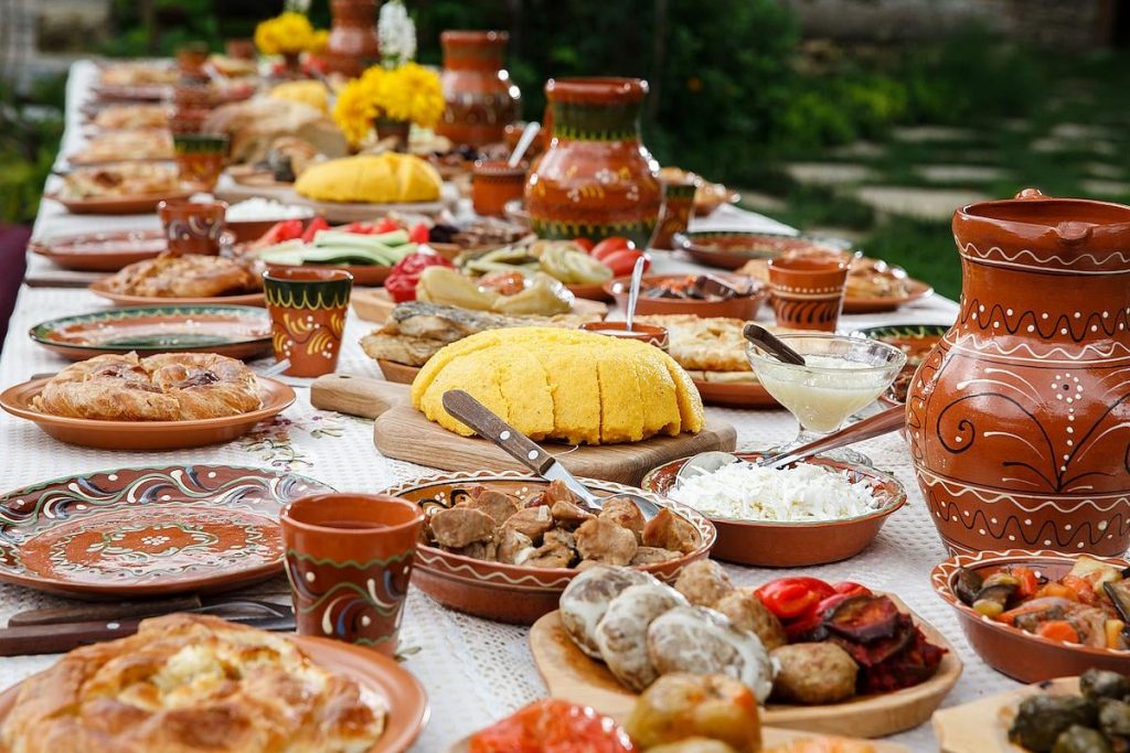 Se deschide competiția producătorilor tradiționali! De la cârnați, la dulcețuri și împletituri, toate vor fi expuse