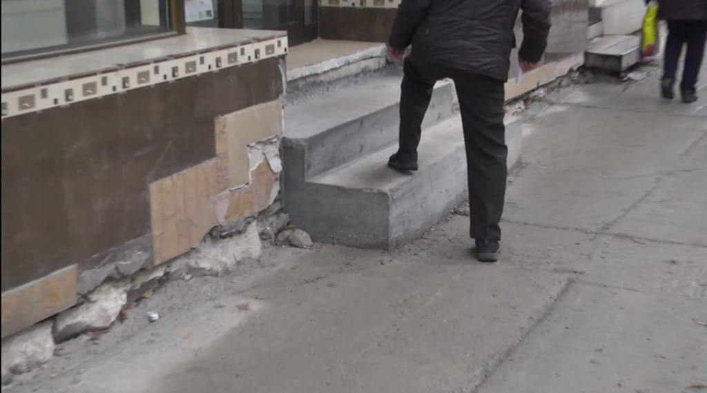 Scara suspinelor. Ce situație complicată a iscat reabilitarea trotuarelor de pe Unirii