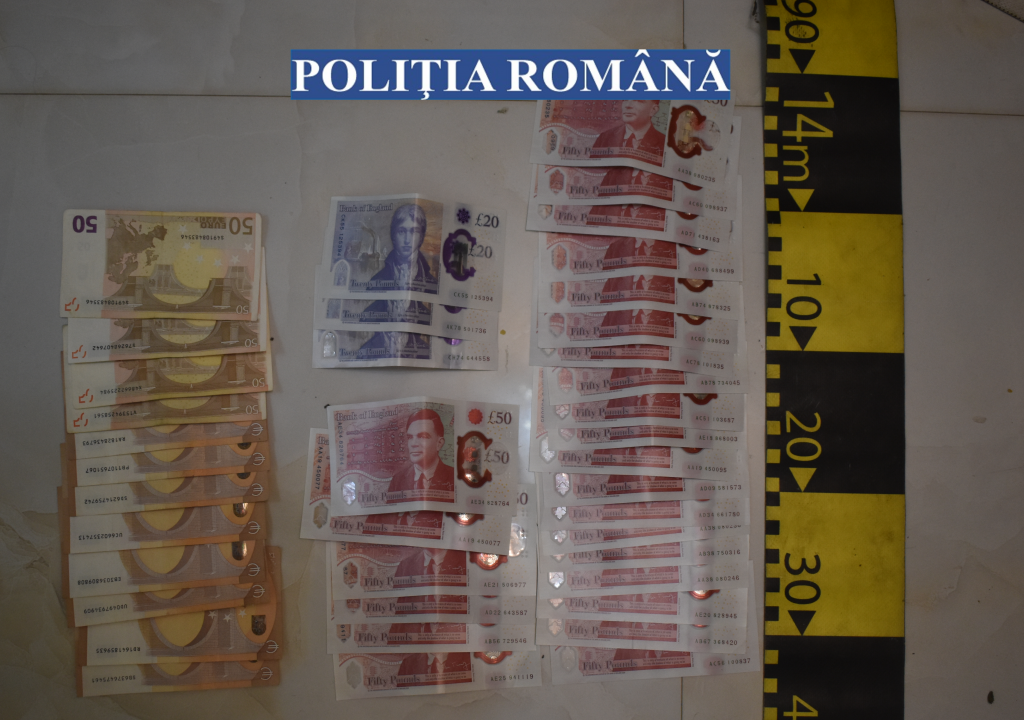4 buzoieni au fost reținuți după o acțiune în forță a Poliției. Prin acțiuni ilegale ar fi strâns, în ultimii ani, peste 1 milion de lei (VIDEO)