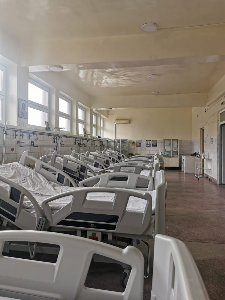 Radiografie la minut a spitalelor pregătite pentru COVID-19. Imagini din secția ATI amenajată la Nehoiu pentru cazuri critice