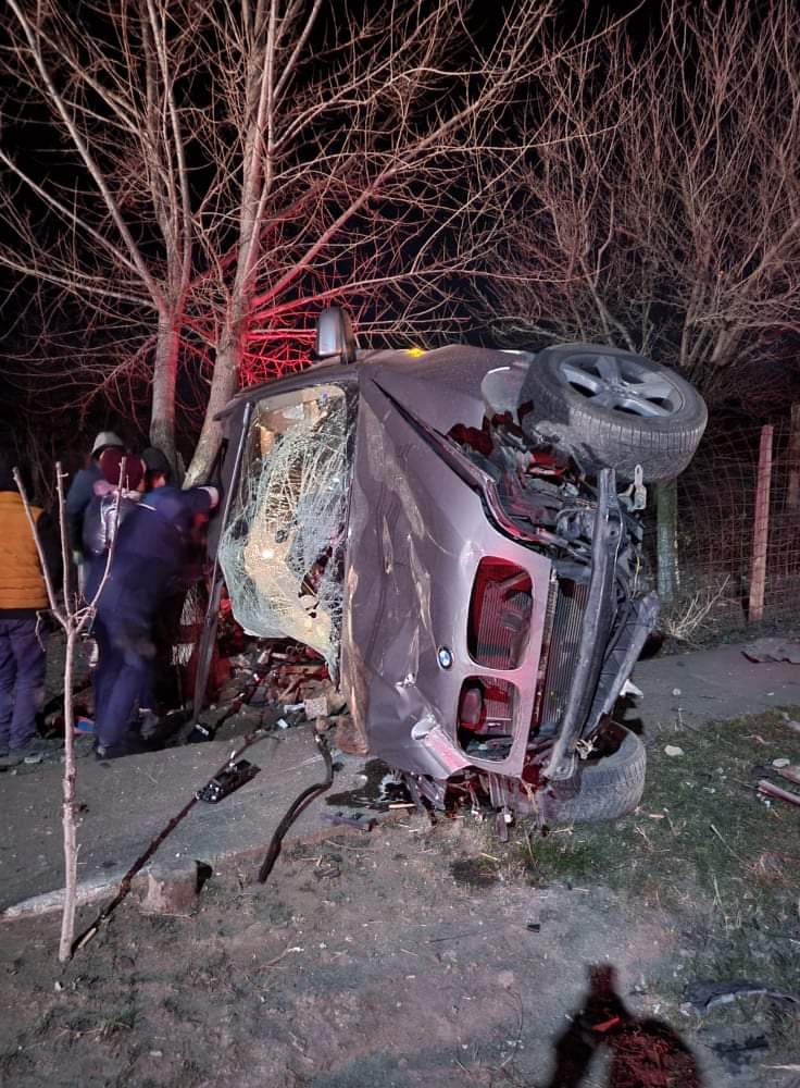 S-au făcut praf! Șicane în trafic, între bombardieri, încheiate la spital