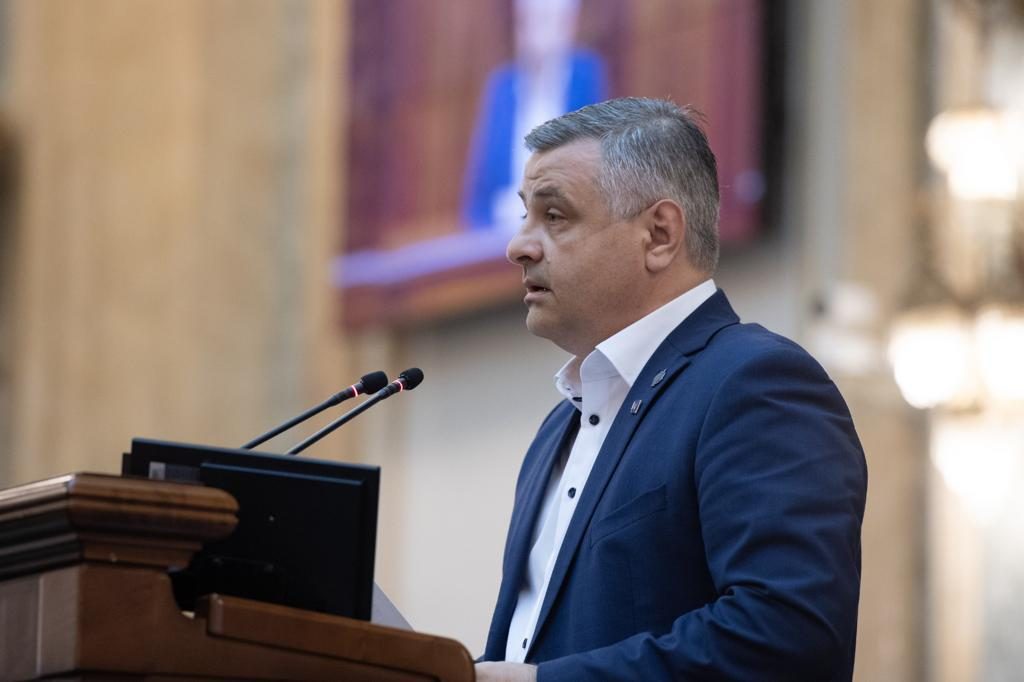 Petiție online pentru legume și fructe sănătoase. Senatorul PNL Vlad Pufu cere introducerea de teste rapide în piețele din Buzău