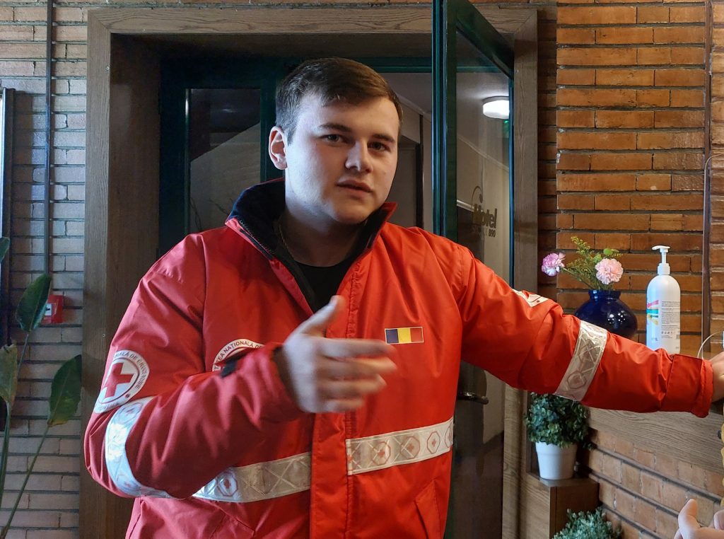 (Video) Lecție de solidaritate de la un elev din Republica Moldova. Prefectul impresionat