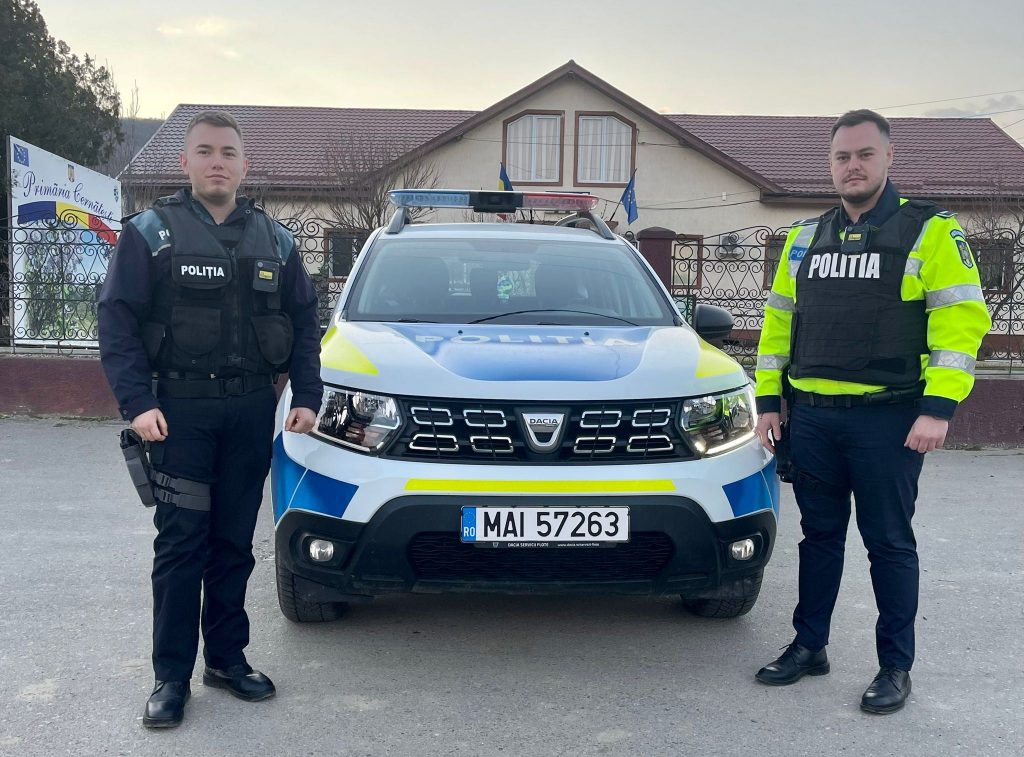 Misiune: maternitate! Escortă cu girofar pentru un bebe grăbit să vină pe lume